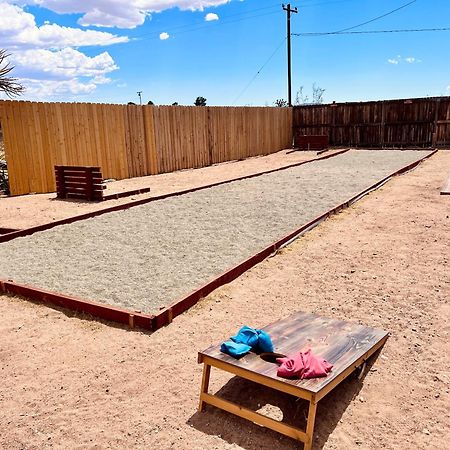 Private Jt Cabin - Ev L2 Station, Hammocks, Fire Pit, Bbq, Bocce Ball, Cornhole Yucca Valley Bagian luar foto