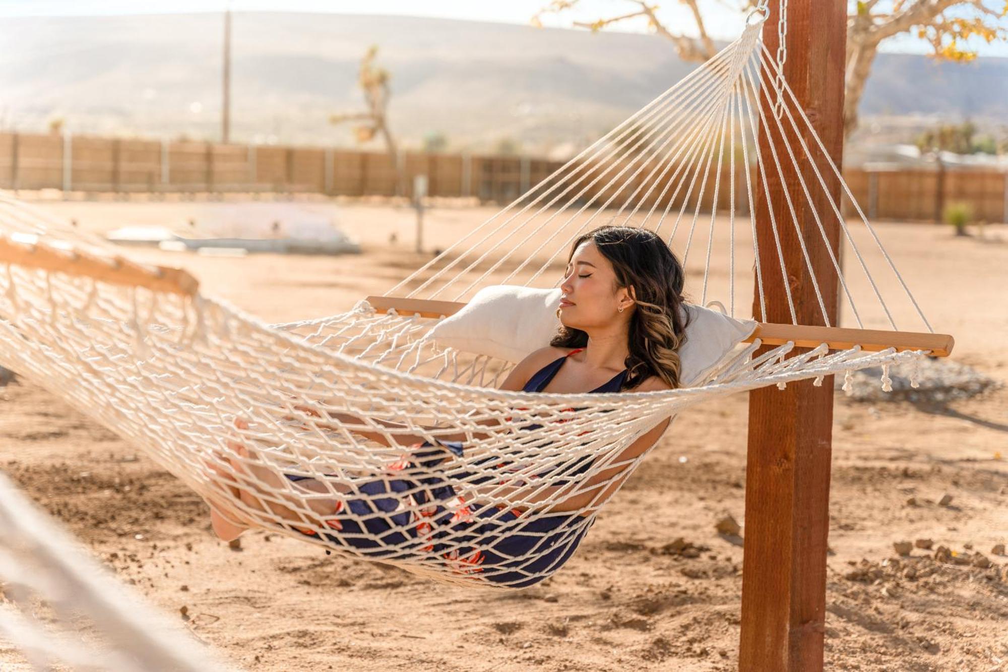 Private Jt Cabin - Ev L2 Station, Hammocks, Fire Pit, Bbq, Bocce Ball, Cornhole Yucca Valley Bagian luar foto