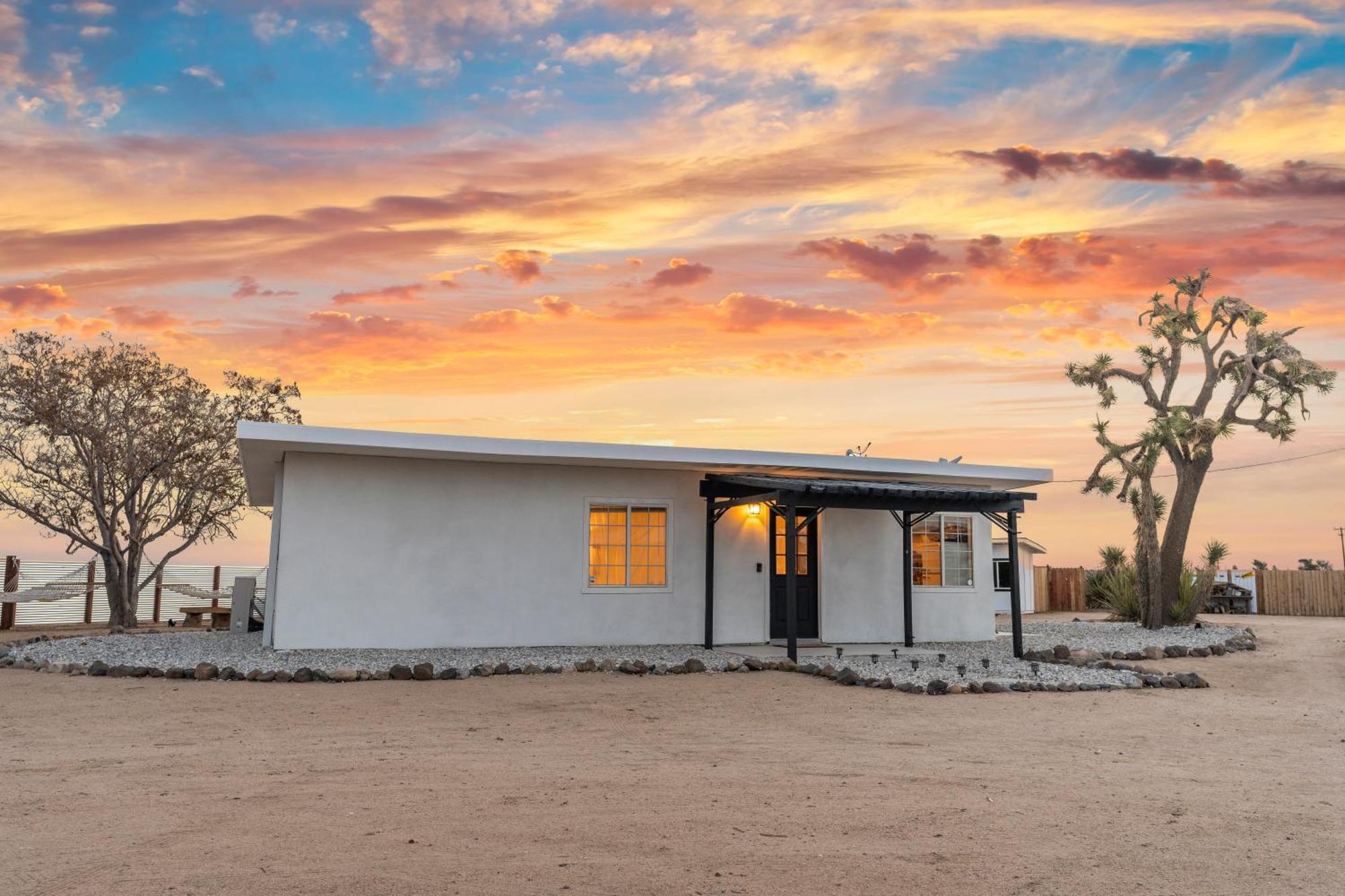 Private Jt Cabin - Ev L2 Station, Hammocks, Fire Pit, Bbq, Bocce Ball, Cornhole Yucca Valley Bagian luar foto