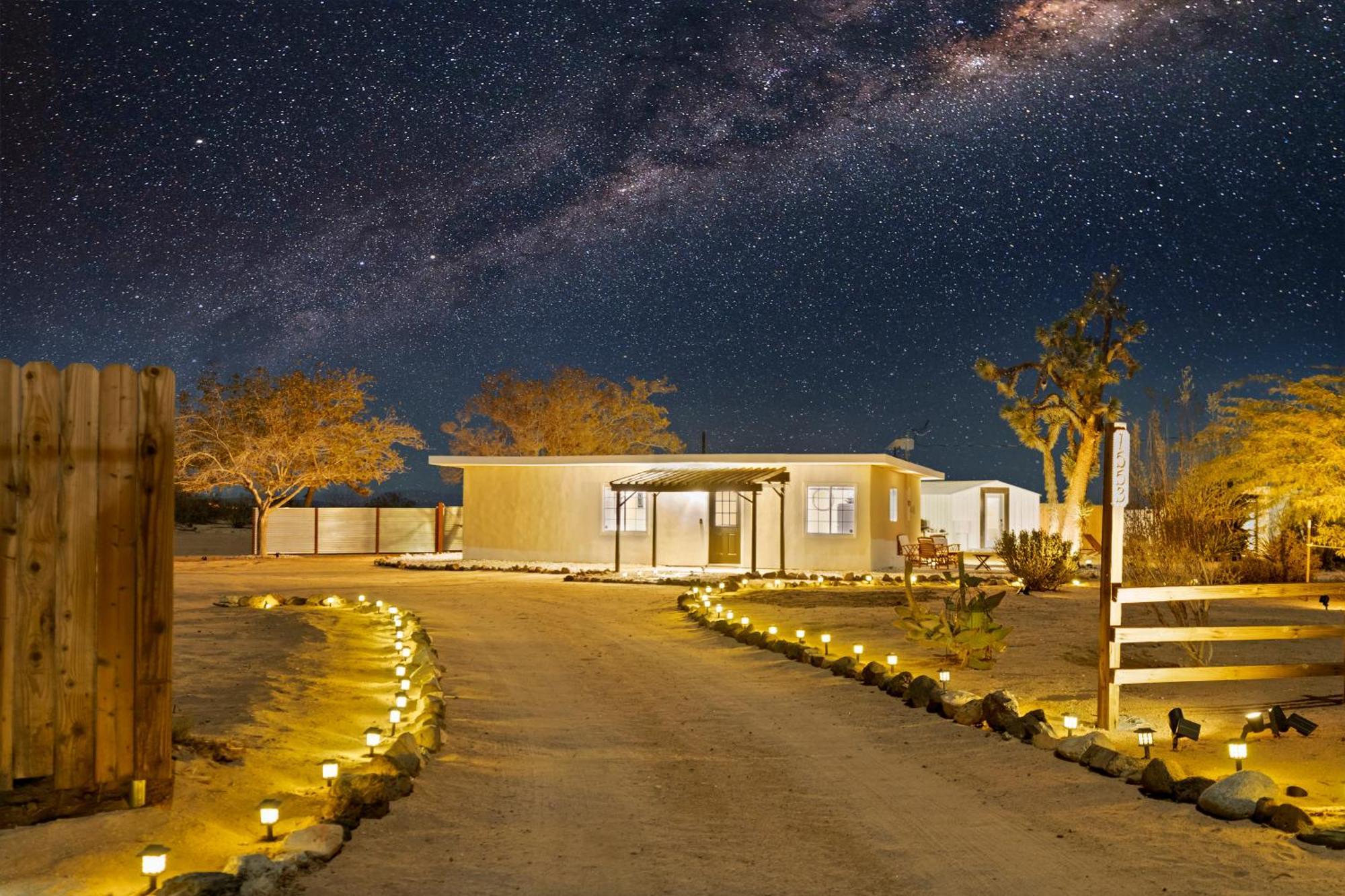 Private Jt Cabin - Ev L2 Station, Hammocks, Fire Pit, Bbq, Bocce Ball, Cornhole Yucca Valley Bagian luar foto